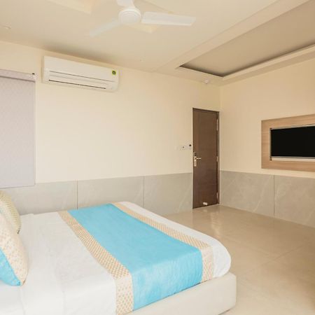 Hotel Star By Star Group- Near Delhi Airport New Delhi Eksteriør bilde