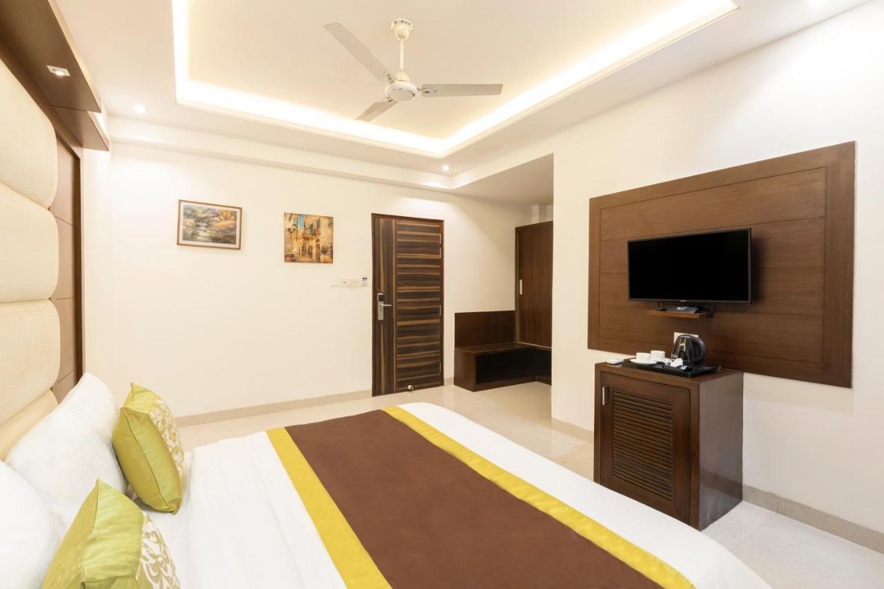 Hotel Star By Star Group- Near Delhi Airport New Delhi Eksteriør bilde