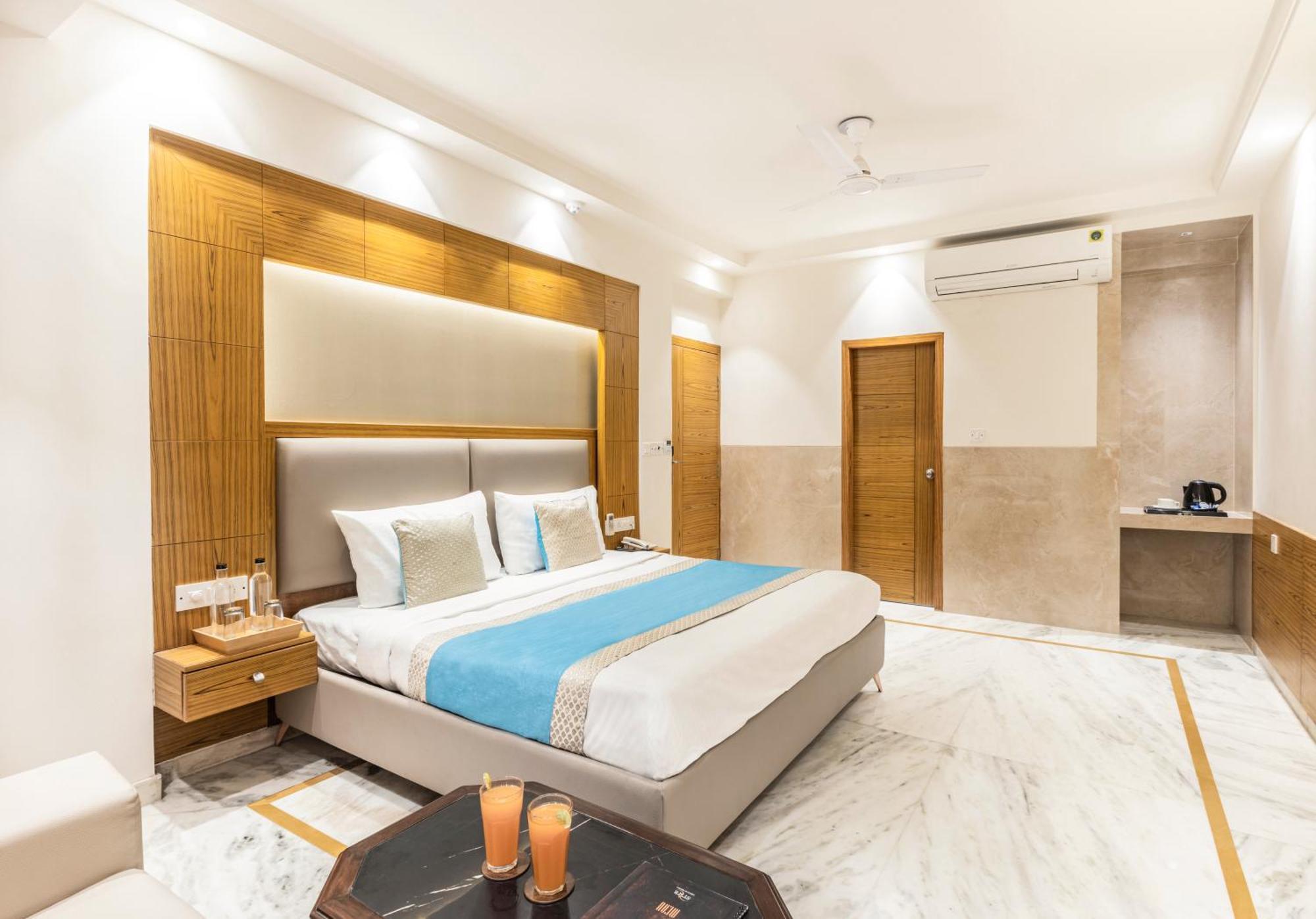 Hotel Star By Star Group- Near Delhi Airport New Delhi Eksteriør bilde