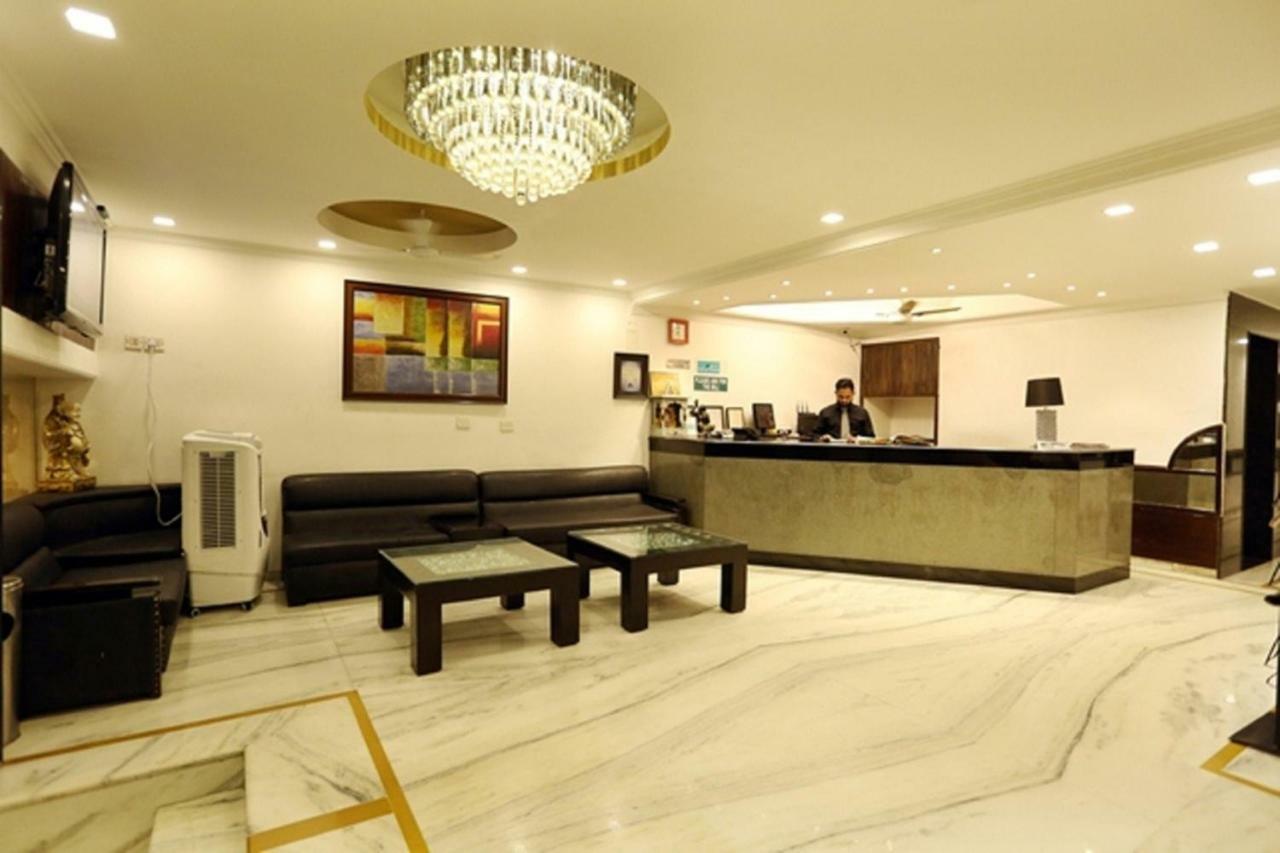 Hotel Star By Star Group- Near Delhi Airport New Delhi Eksteriør bilde